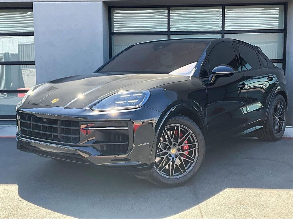 2025 Porsche Cayenne Coupe GTS AWD