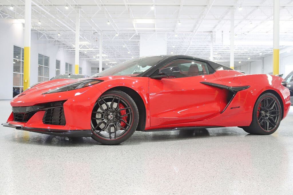 2023 Chevrolet Corvette Z06 3LZ Convertible RWD photo 2