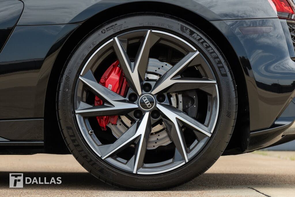 2021 Audi R8 V10 Spyder RWD photo 9 of 24
