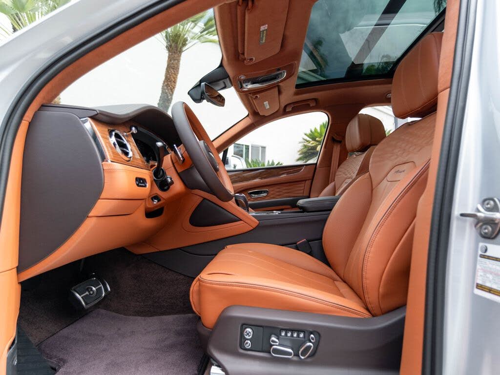 2026 Bentley Bentayga Hybrid Azure AWD photo 12