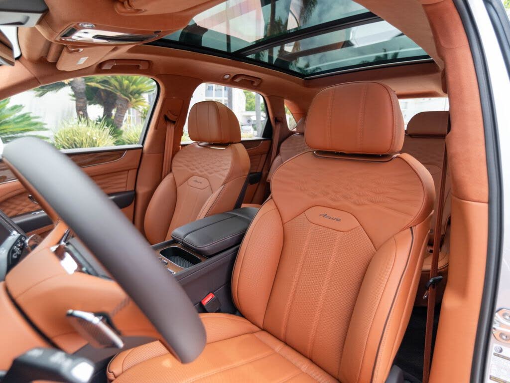 2026 Bentley Bentayga Hybrid Azure AWD photo 13