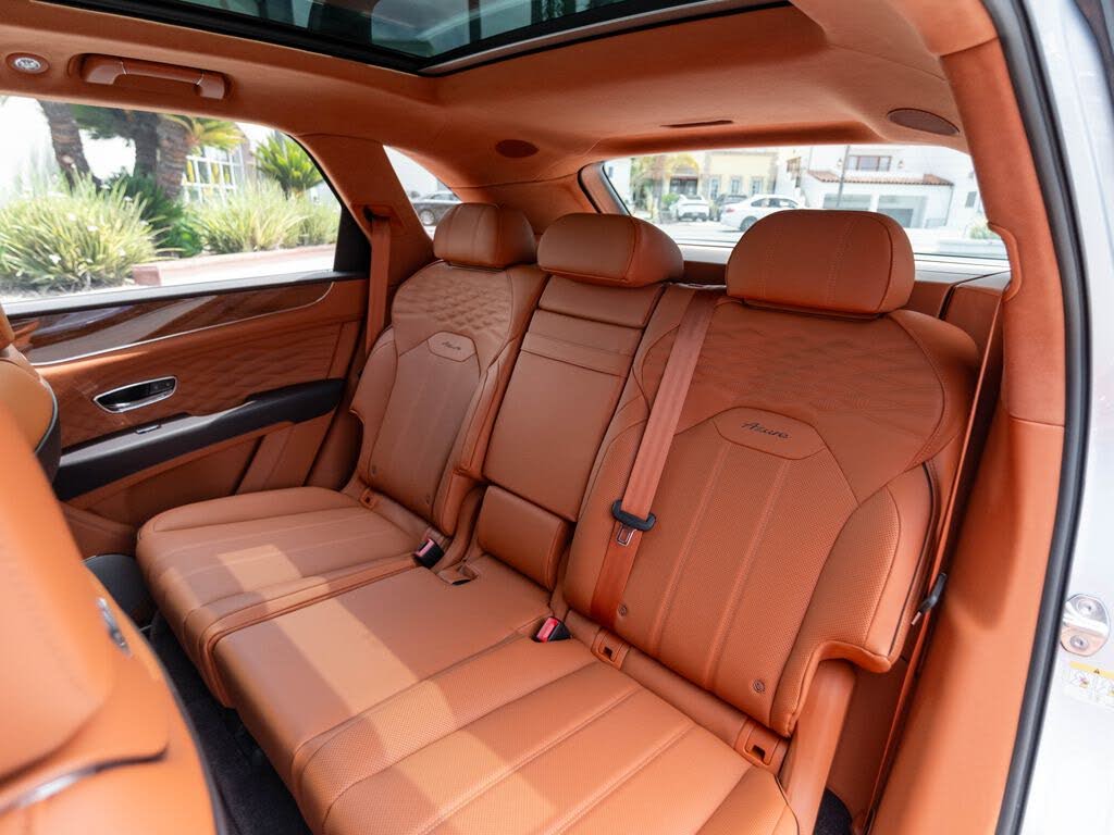 2026 Bentley Bentayga Hybrid Azure AWD photo 17