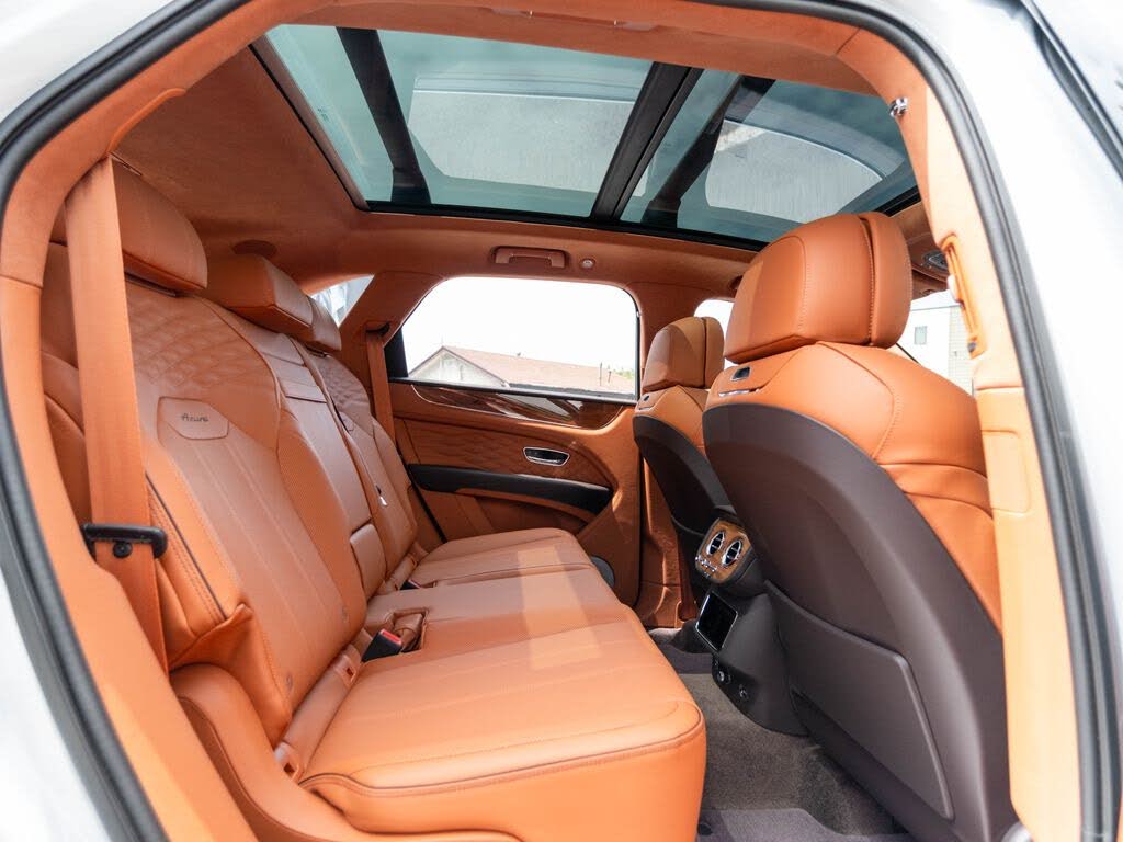2026 Bentley Bentayga Hybrid Azure AWD photo 19