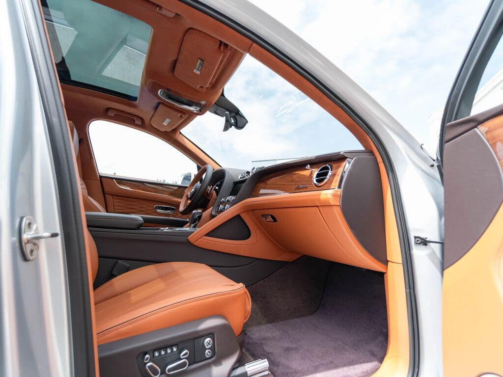 2026 Bentley Bentayga Hybrid Azure AWD photo 21