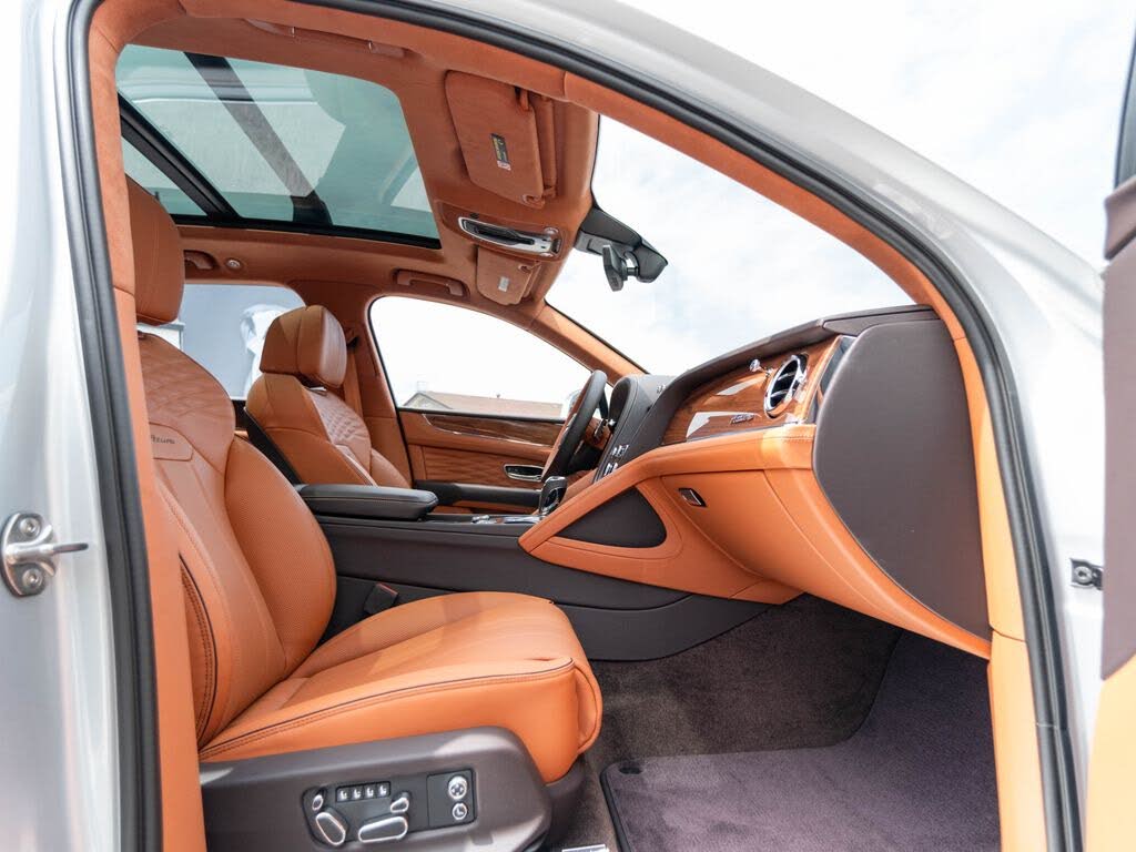 2026 Bentley Bentayga Hybrid Azure AWD photo 22