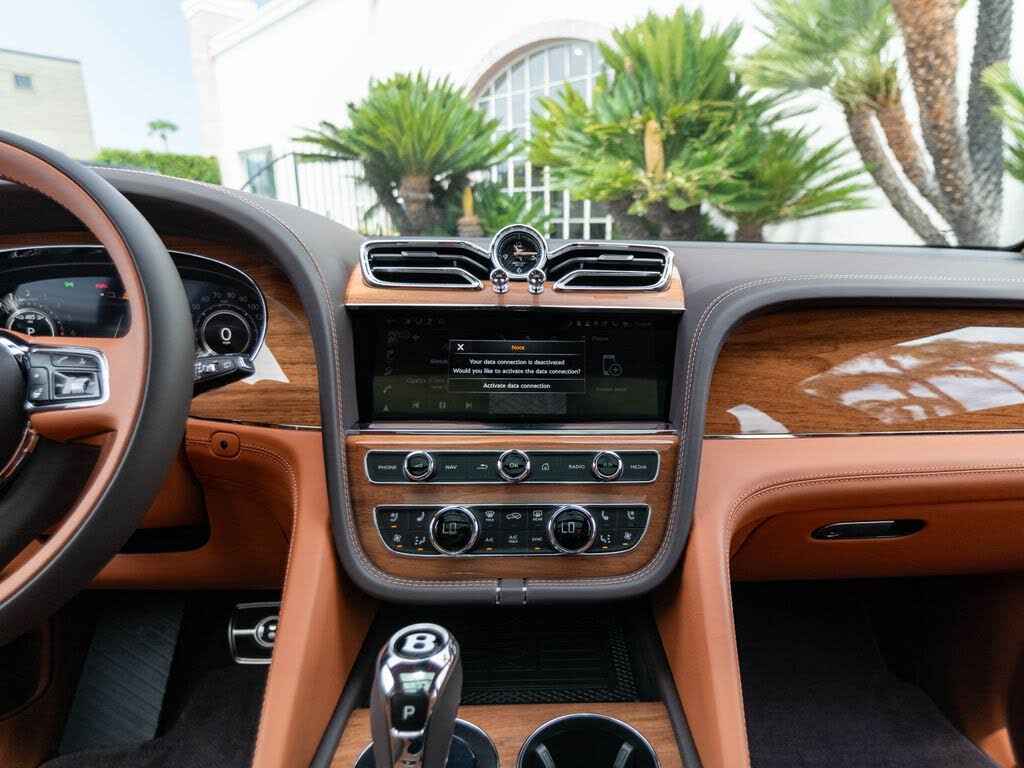 2026 Bentley Bentayga Hybrid Azure AWD photo 24