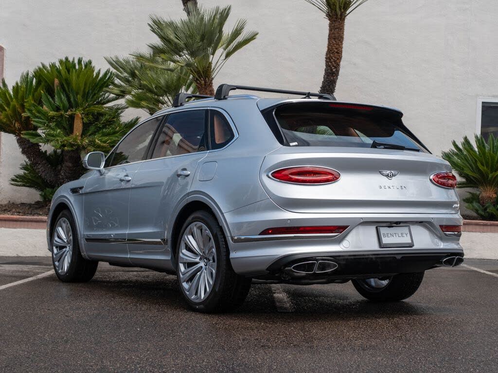 2026 Bentley Bentayga Hybrid Azure AWD photo 5