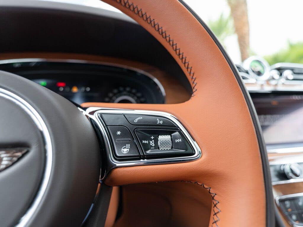 2026 Bentley Bentayga Hybrid Azure AWD photo 9