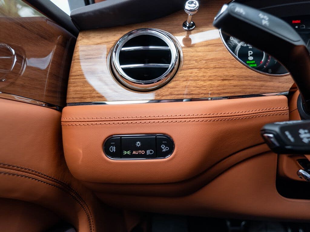 2026 Bentley Bentayga Hybrid Azure AWD photo 10