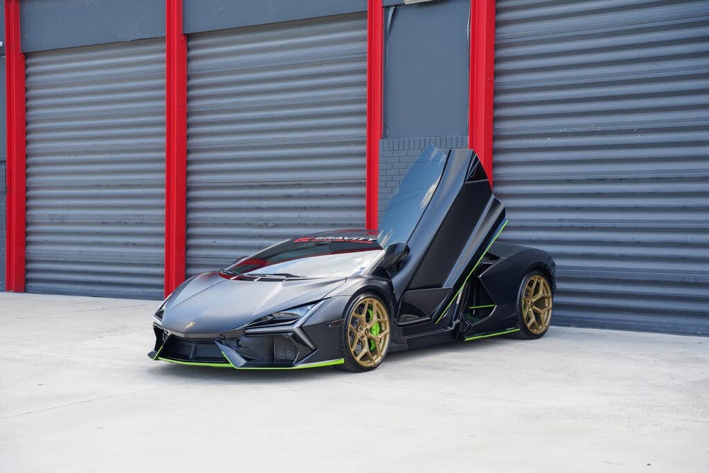 2024 Lamborghini Revuelto AWD - $605,000