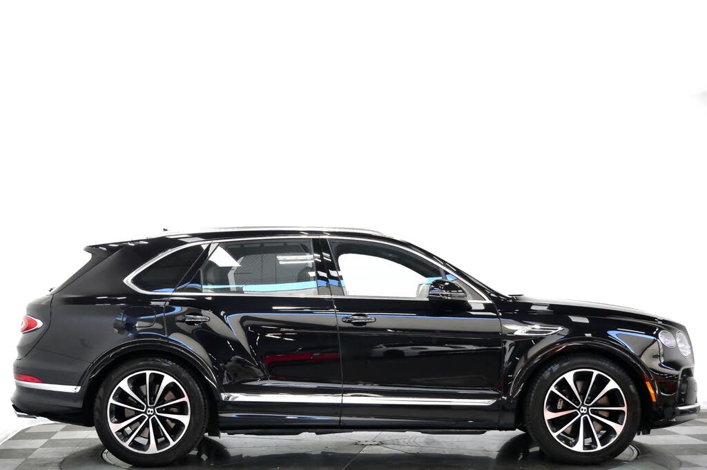 2023 Bentley Bentayga V8 AWD photo 2