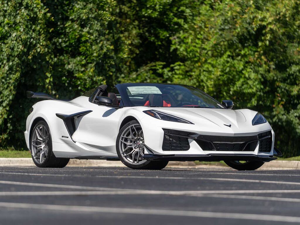 2027 Chevrolet Corvette Z06 3LZ Convertible RWD - $175,990