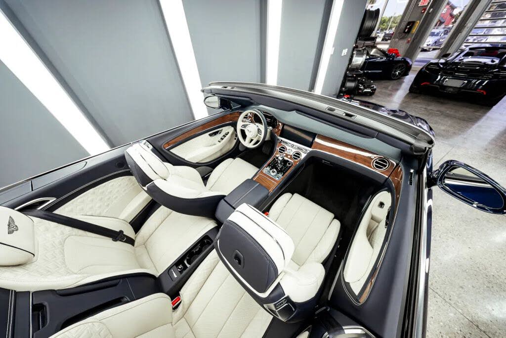 2022 Bentley Continental GTC V8 AWD photo 14