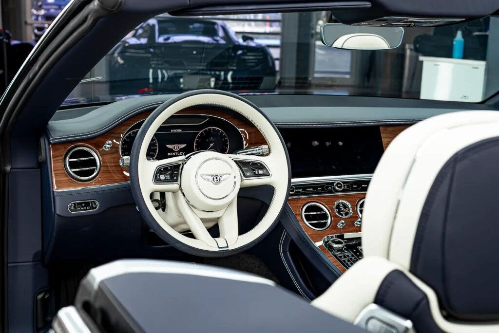 2022 Bentley Continental GTC V8 AWD photo 18