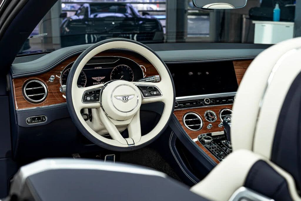 2022 Bentley Continental GTC V8 AWD photo 24