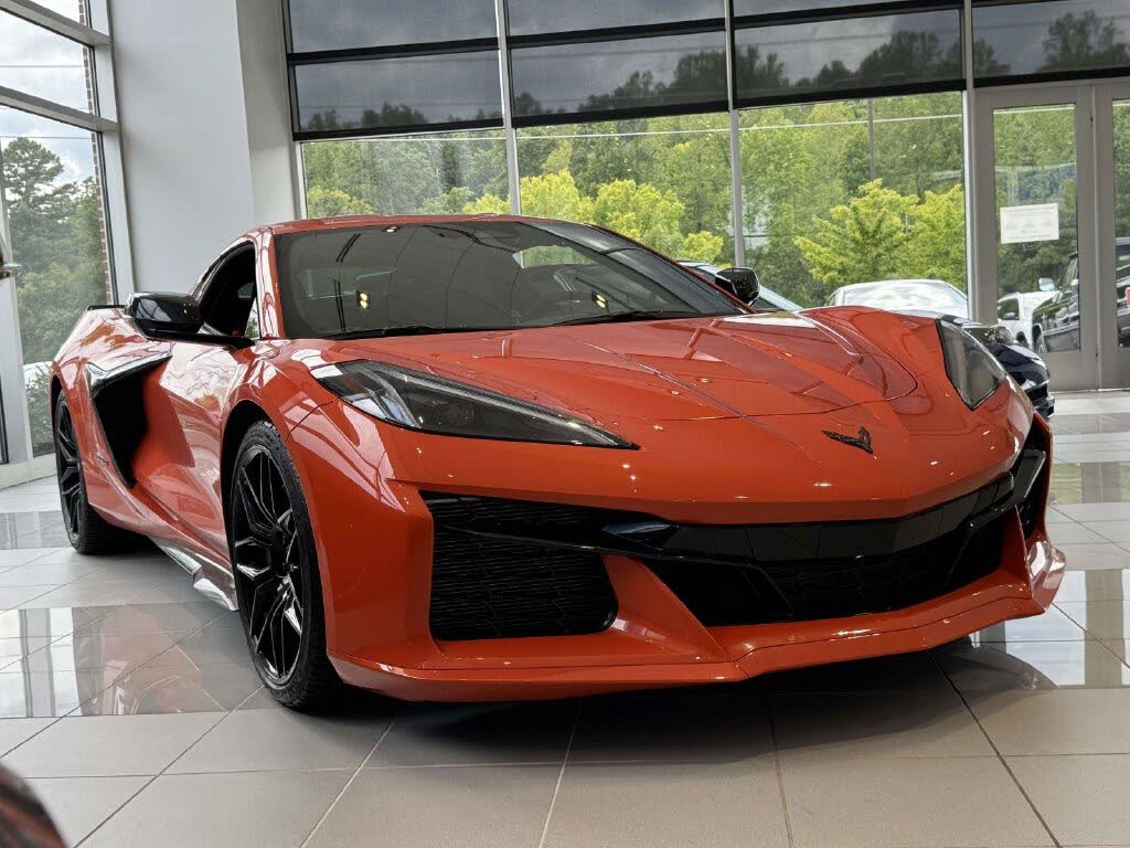 2025 Chevrolet Corvette Z06 1LZ Coupe RWD photo 2