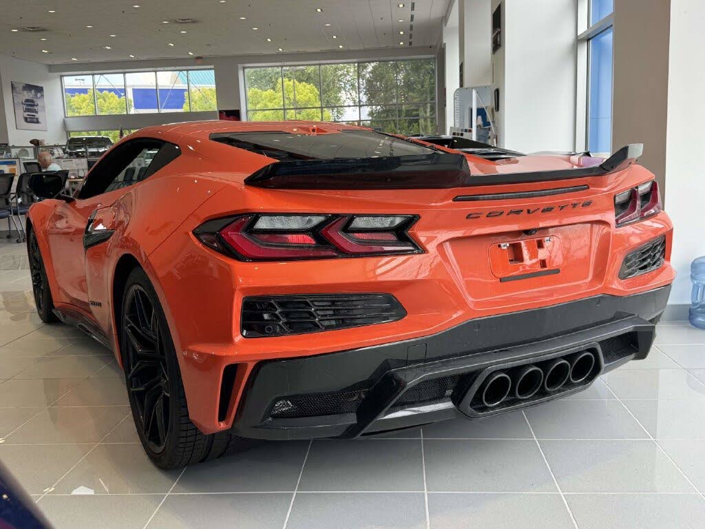 2025 Chevrolet Corvette Z06 1LZ Coupe RWD photo 23