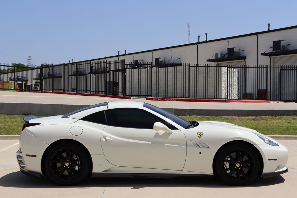 2014 Ferrari California Roadster photo 11