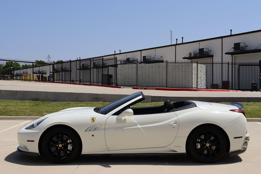 2014 Ferrari California Roadster photo 14