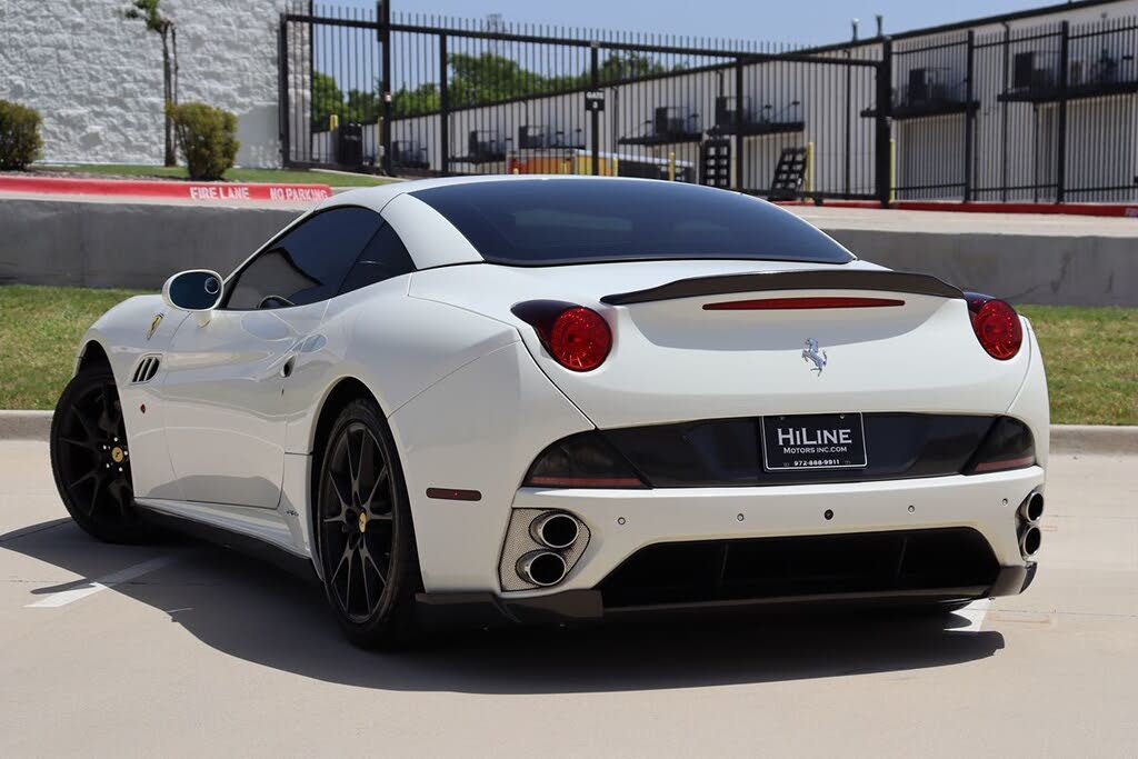 2014 Ferrari California Roadster photo 16