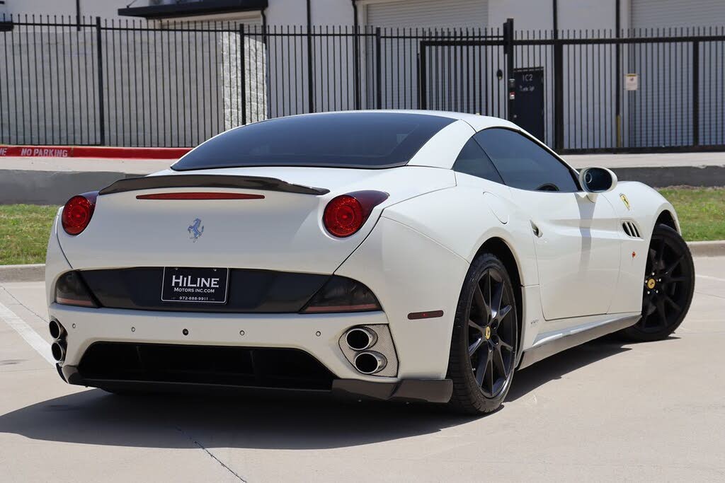 2014 Ferrari California Roadster photo 19