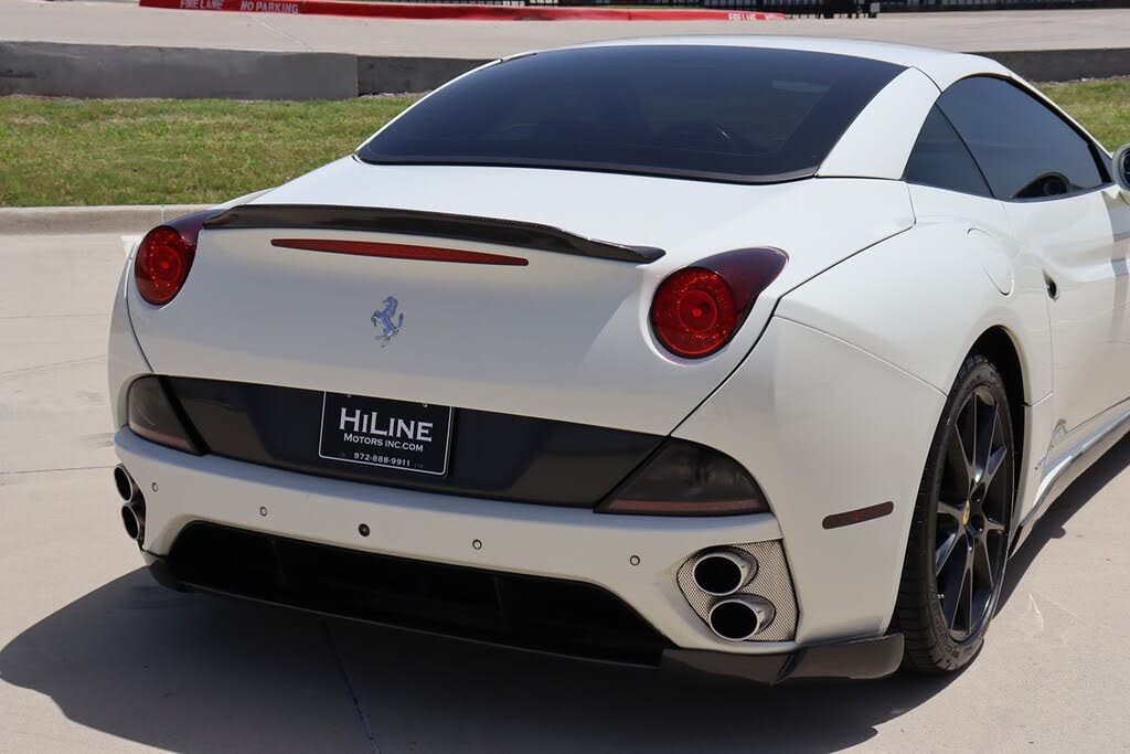 2014 Ferrari California Roadster photo 21