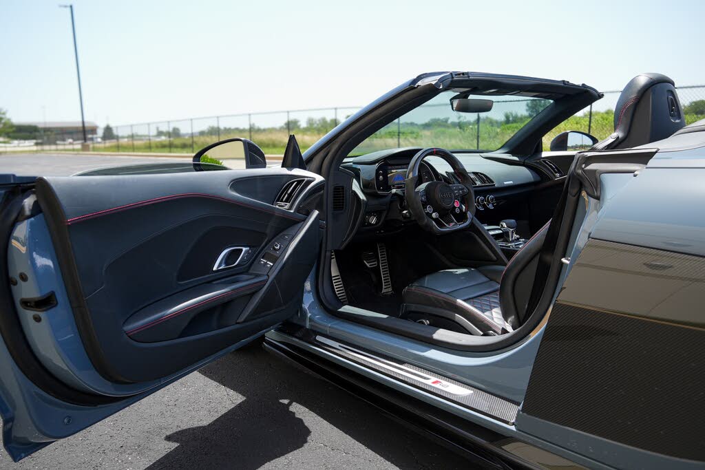 2020 Audi R8 quattro V10 Performance Spyder AWD photo 17 of 24
