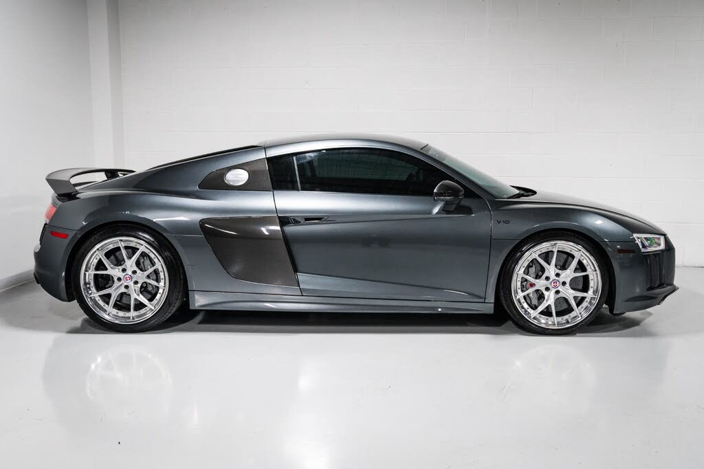 2018 Audi R8 quattro V10 Plus Coupe AWD photo 2 of 24