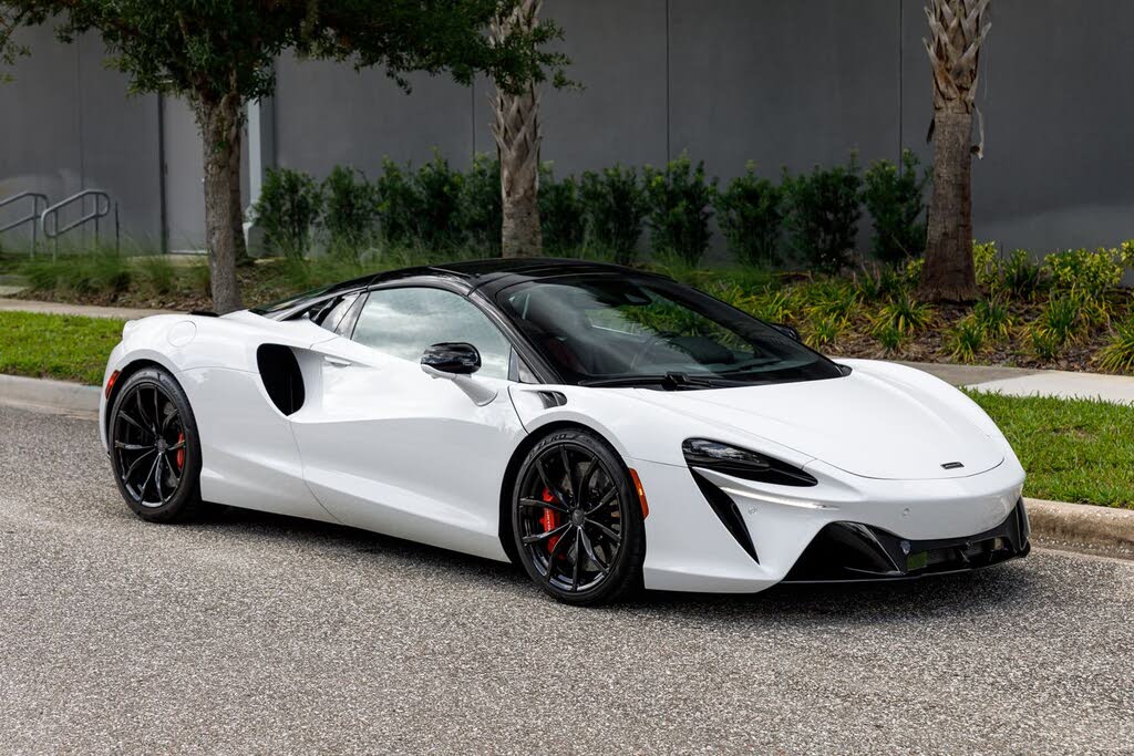 2025 McLaren Artura RWD