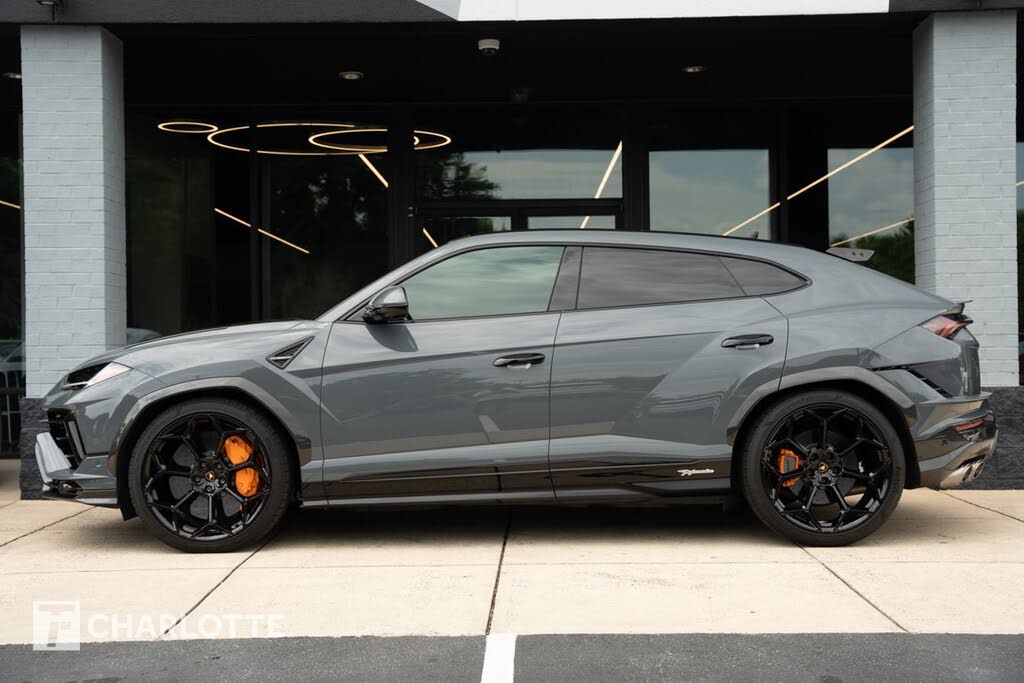 2023 Lamborghini Urus Performante AWD