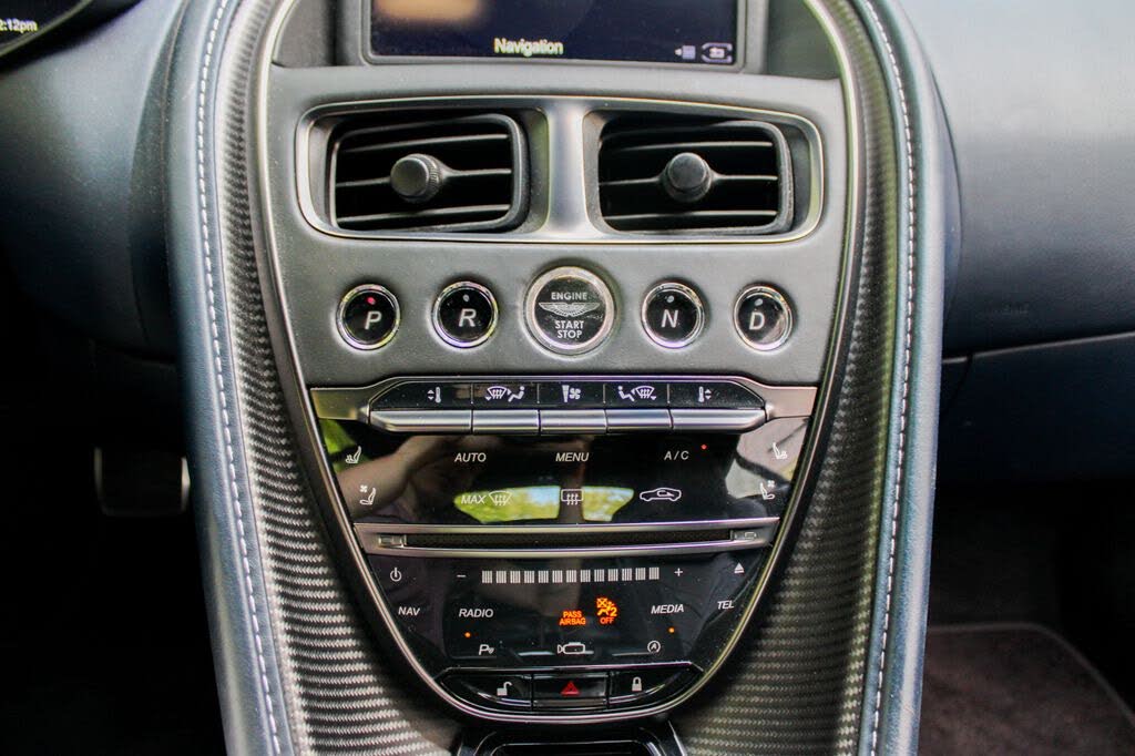 2019 Aston Martin DBS Superleggera Coupe RWD photo 16