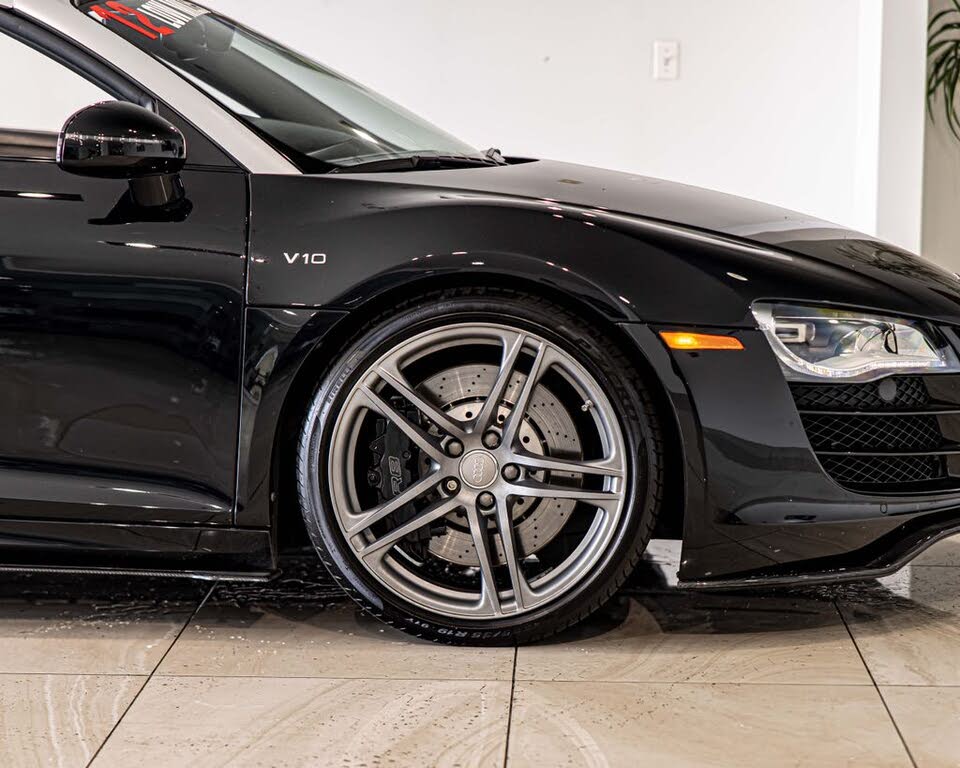 2012 Audi R8 5.2 quattro Spyder AWD photo 11 of 24