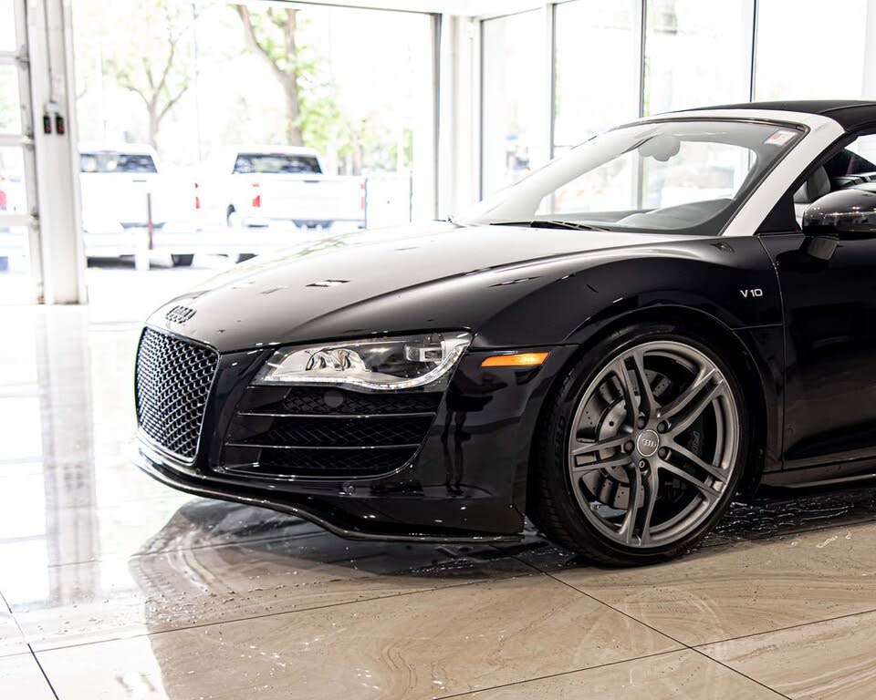 2012 Audi R8 5.2 quattro Spyder AWD photo 4 of 24
