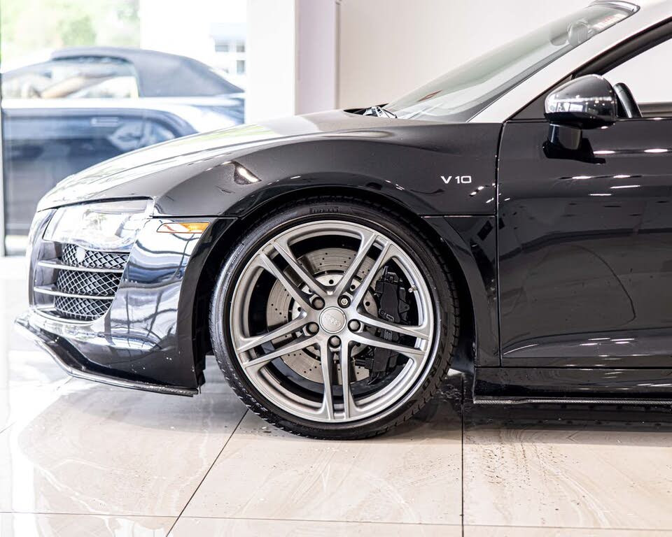 2012 Audi R8 5.2 quattro Spyder AWD photo 9 of 24