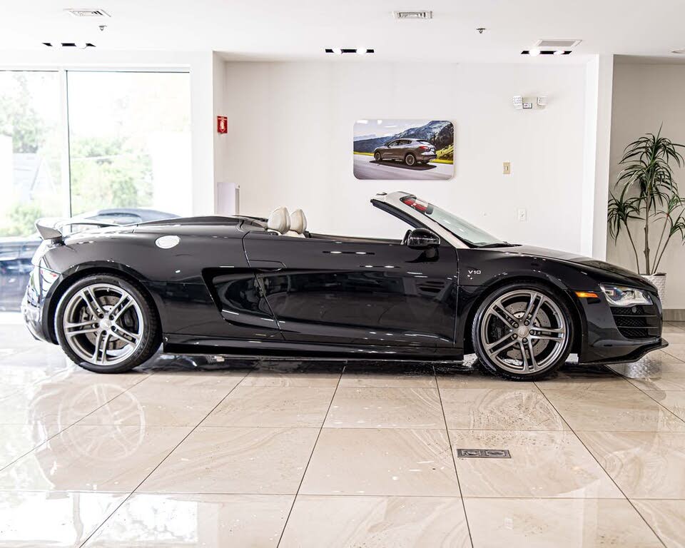 2012 Audi R8 5.2 quattro Spyder AWD photo 10 of 24