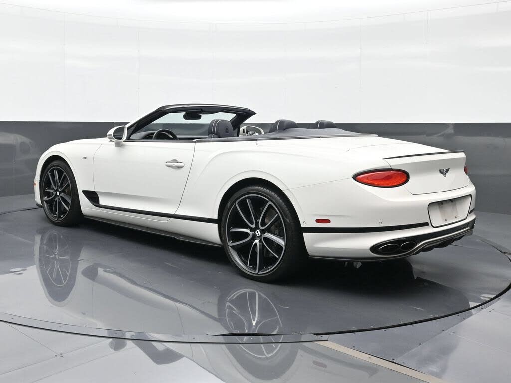 2022 Bentley Continental GTC V8 AWD photo 3