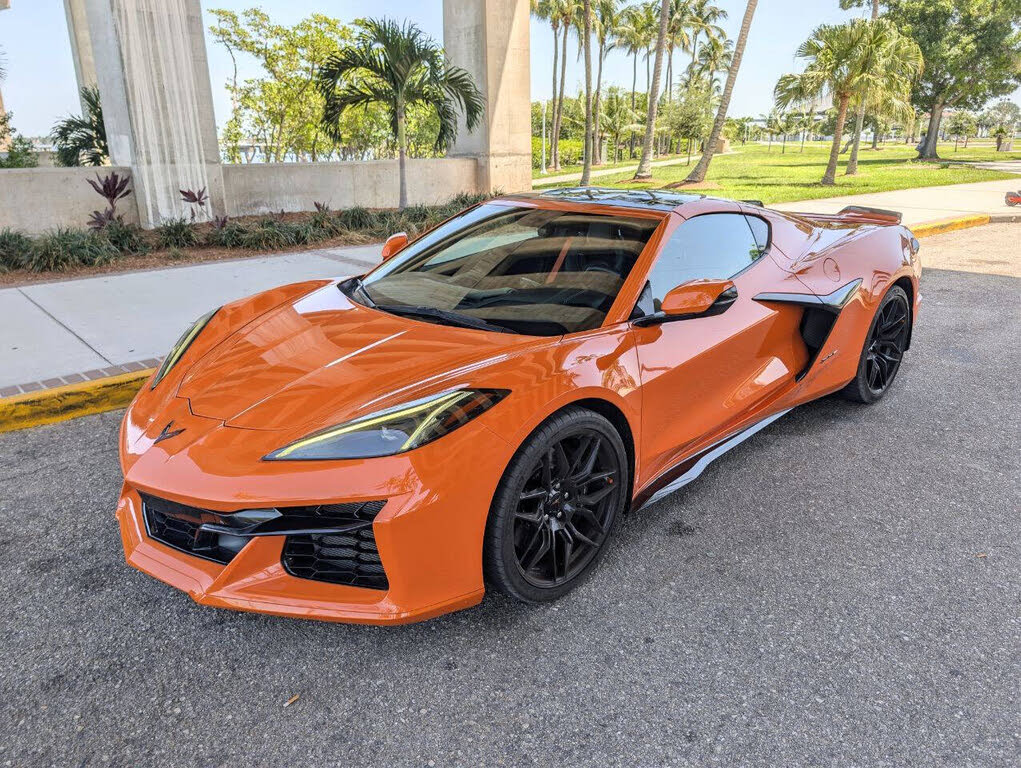 2023 Chevrolet Corvette Z06 2LZ Coupe RWD photo 2