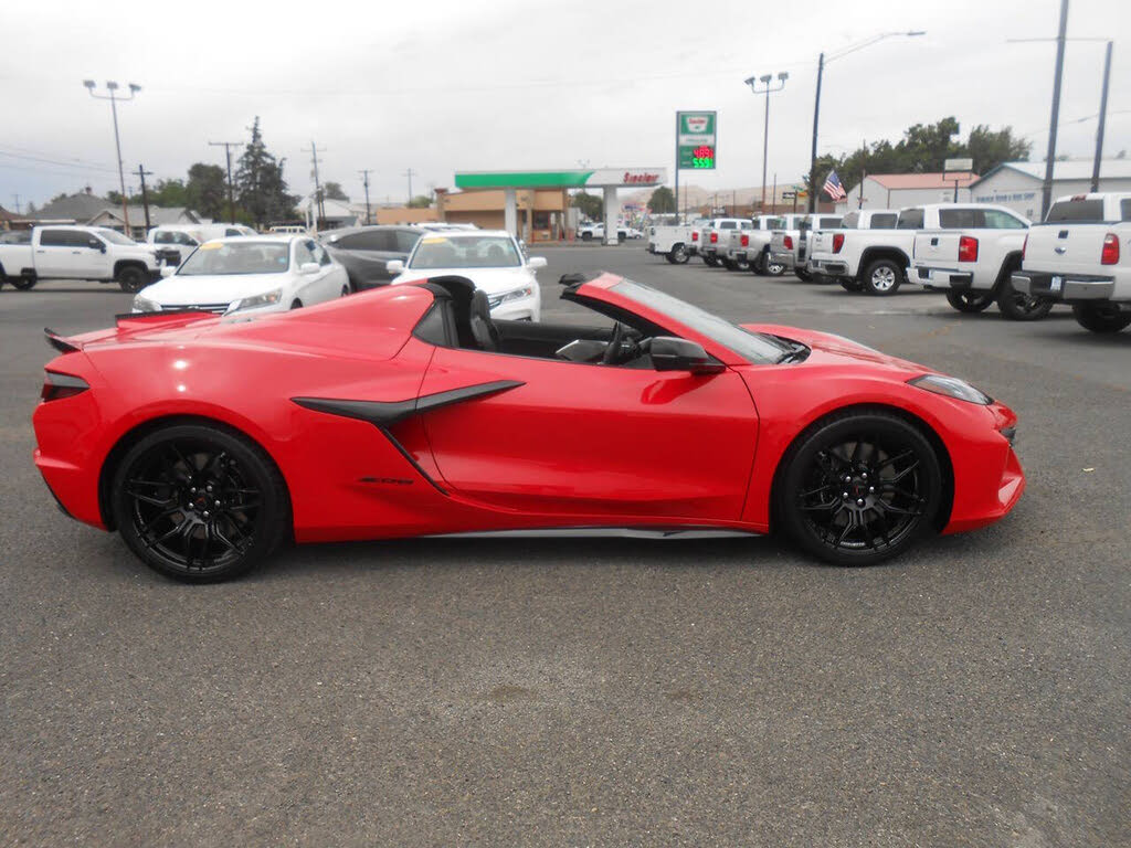 2024 Chevrolet Corvette Z06 3LZ Convertible RWD photo 2