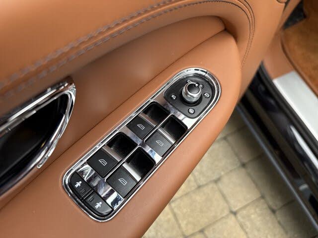 2023 Bentley Bentayga V8 AWD photo 12