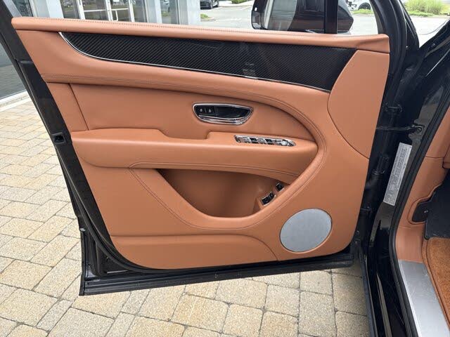 2023 Bentley Bentayga V8 AWD photo 13