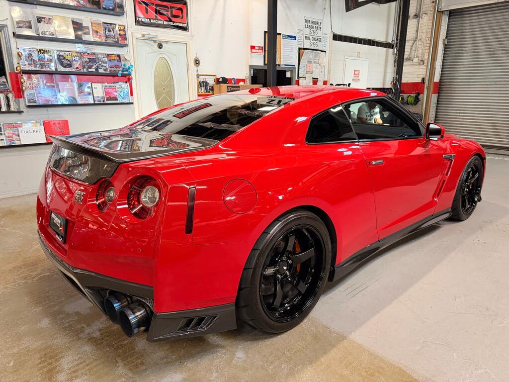 2018 Nissan GT-R Premium AWD photo 5