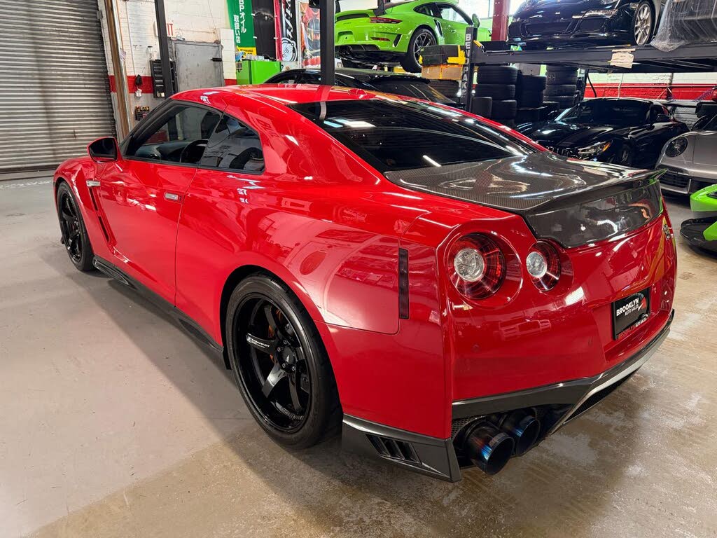2018 Nissan GT-R Premium AWD photo 8