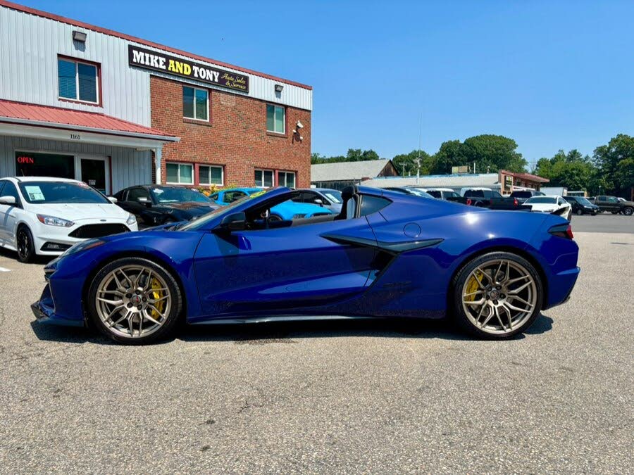 2025 Chevrolet Corvette Z06 1LZ Coupe RWD photo 5