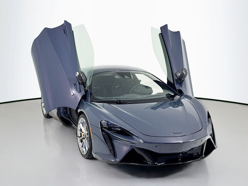 2025 McLaren Artura RWD