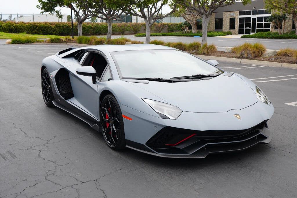 2022 Lamborghini Aventador LP 780-4 Ultimae Coupe AWD - $856,996