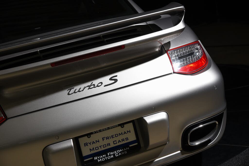 2013 Porsche 911 Turbo S Coupe AWD photo 22 of 24