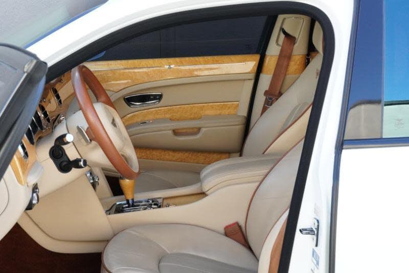 2012 Bentley Mulsanne RWD photo 23