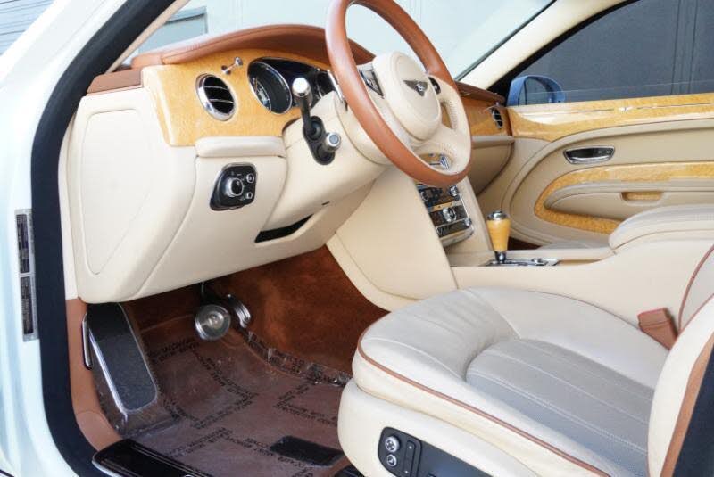 2012 Bentley Mulsanne RWD photo 4