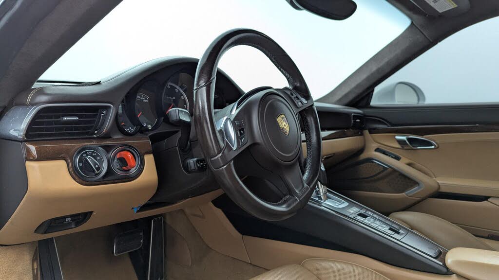 2015 Porsche 911 Turbo S Coupe AWD photo 21 of 24