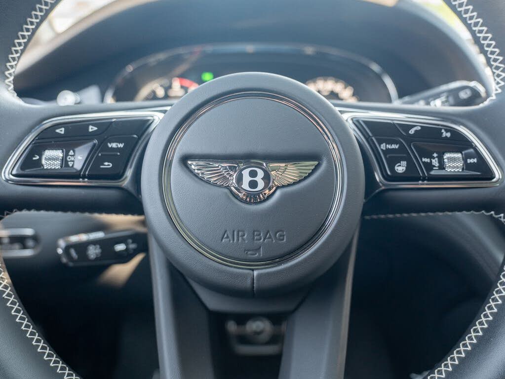 2024 Bentley Bentayga Azure V8 AWD photo 16